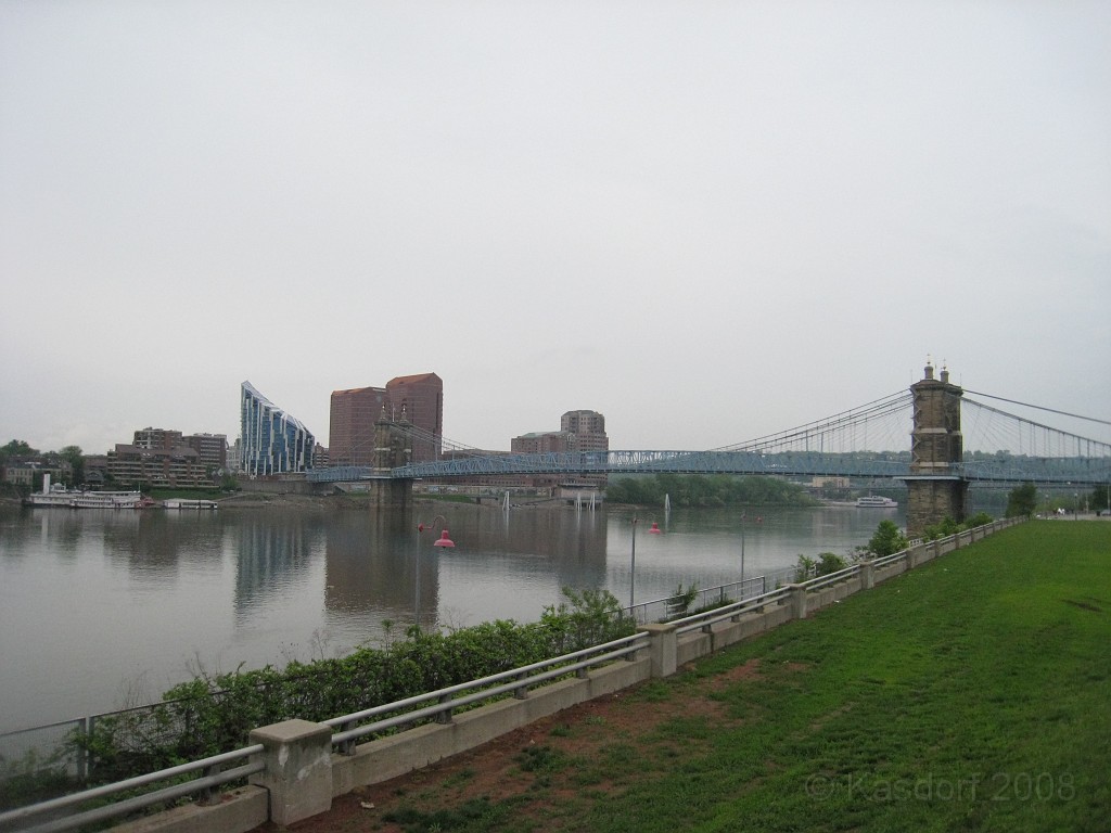 Flying Pig 2009 0395.jpg - The "Flying Pig Marathon" in Cincinnati Ohio May 3, 2009. I did the half marathon. Pretty good race, although all I remember is HILLS (actually bridges) including one killer that seemed to go for a mile!